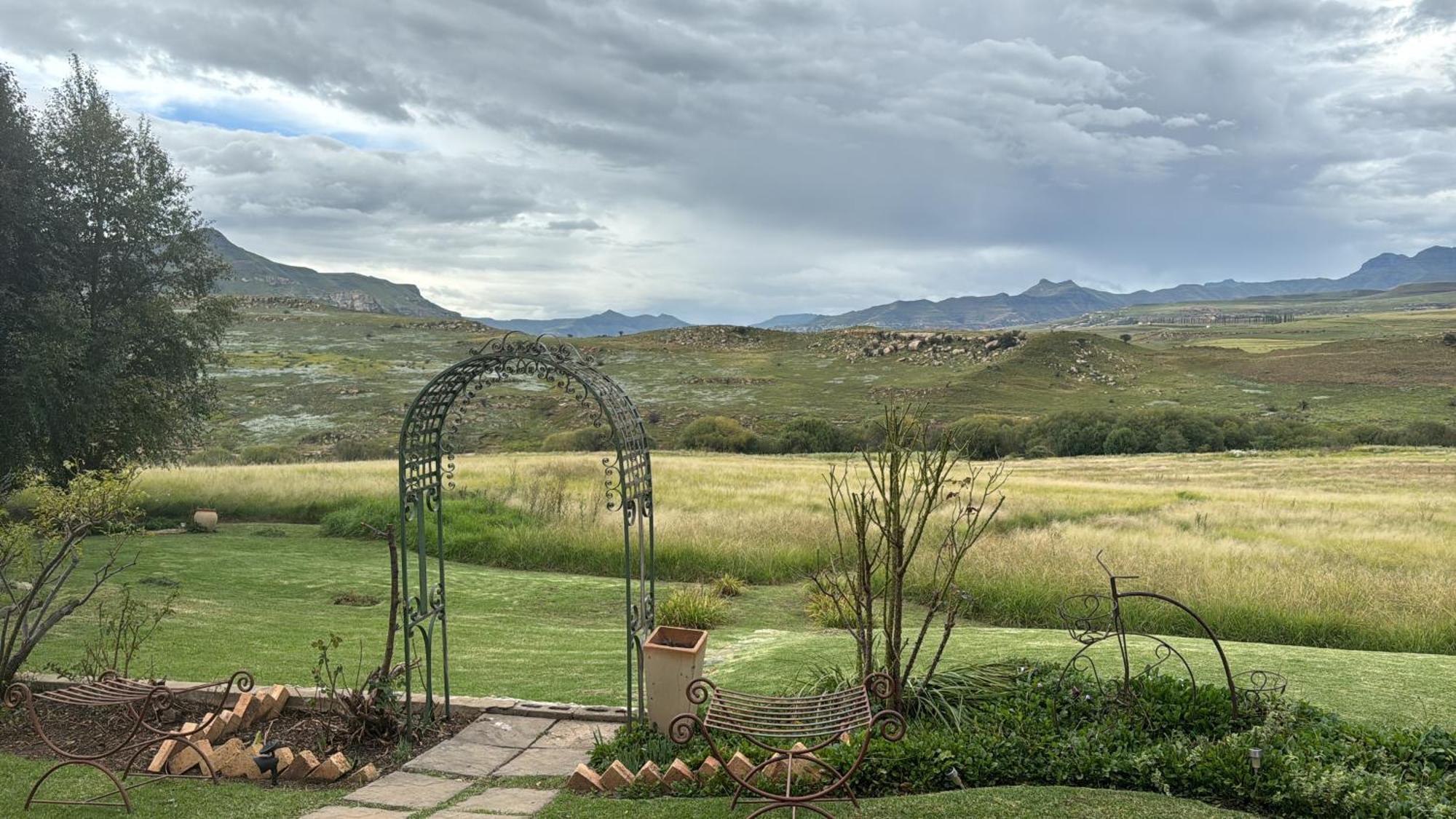 Jovali Clarens Hotel Exterior foto